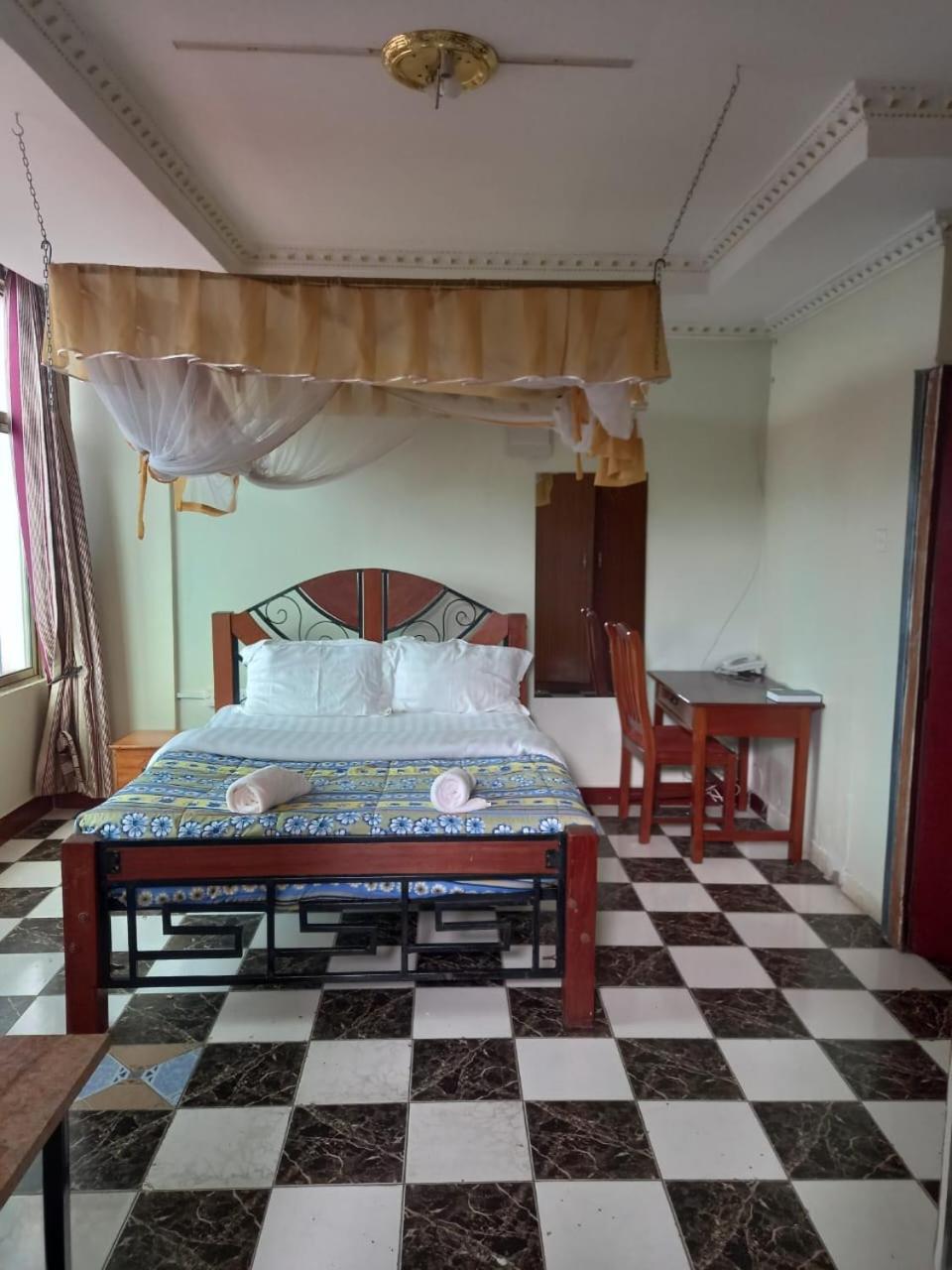 Newstead Hotel Naivasha Buitenkant foto