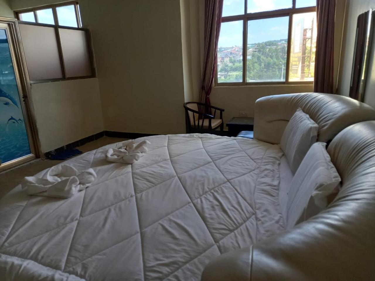 Newstead Hotel Naivasha Buitenkant foto