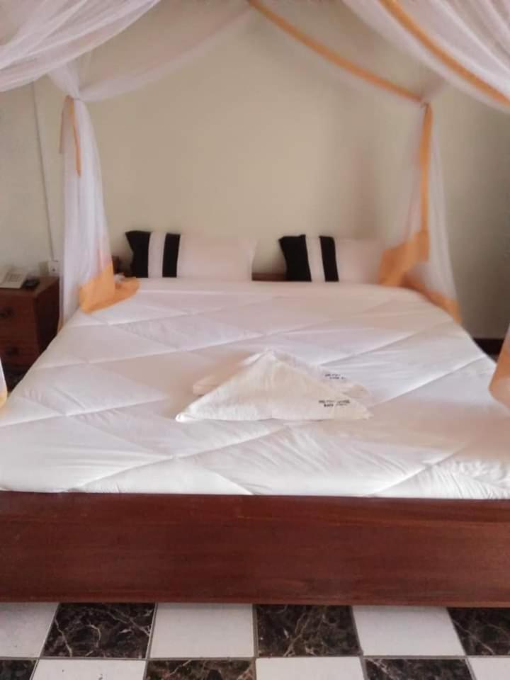 Newstead Hotel Naivasha Buitenkant foto