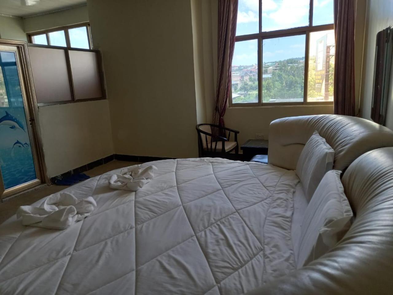 Newstead Hotel Naivasha Buitenkant foto