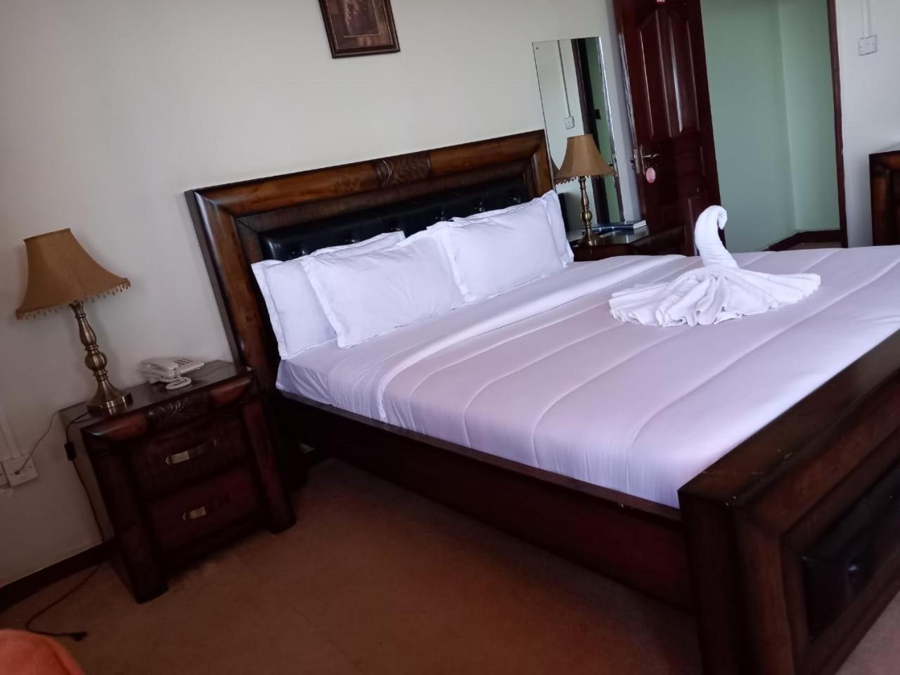 Newstead Hotel Naivasha Buitenkant foto