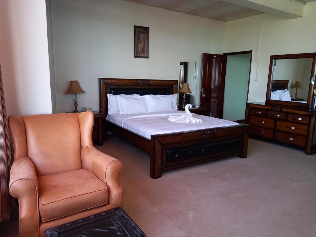 Newstead Hotel Naivasha Buitenkant foto