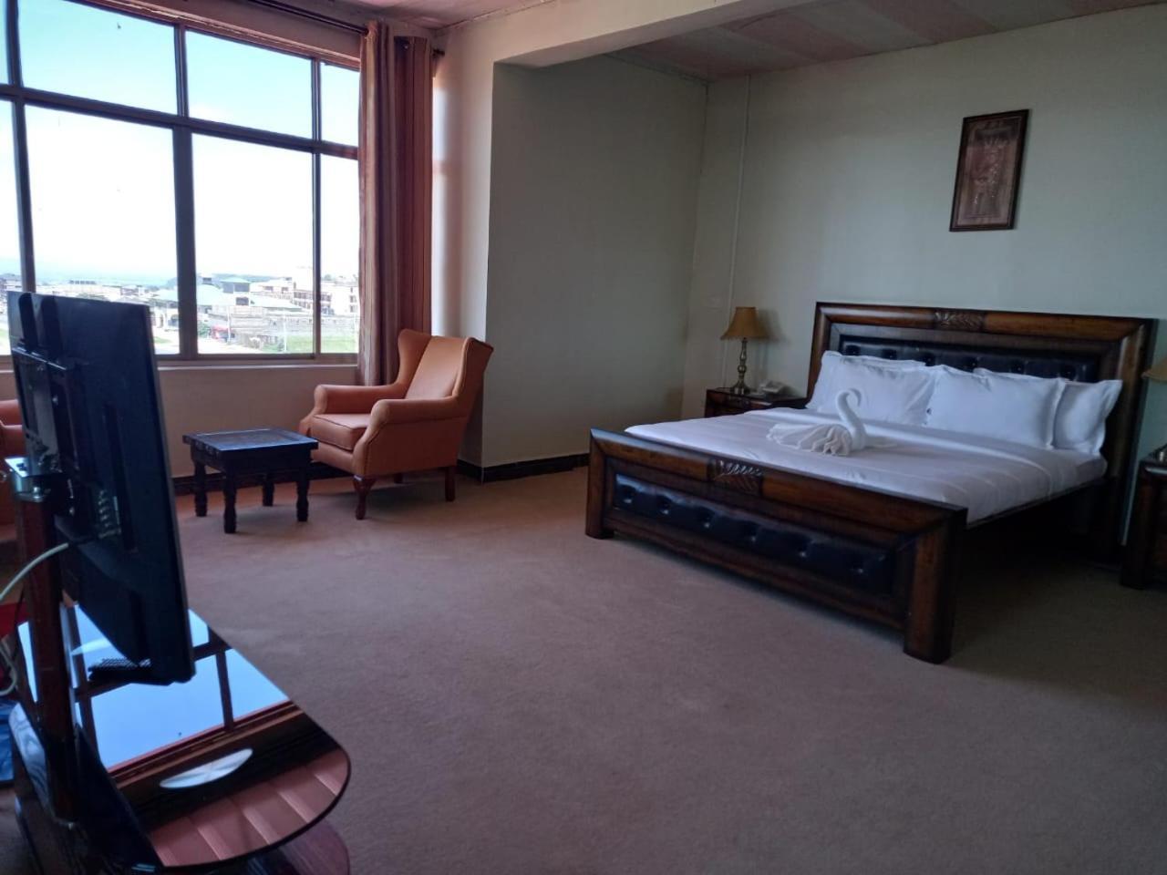 Newstead Hotel Naivasha Buitenkant foto